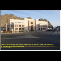 29423 03 0103 Weg zum Palast Sultan Qabus, Muscat, Oman, Emirate 2017.jpg